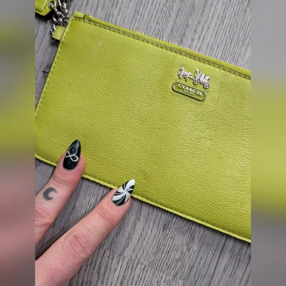 Coach Lime Green Leather Wristlet Chain Strap Clutch Y2K Small Purse - Picture 5 of 10